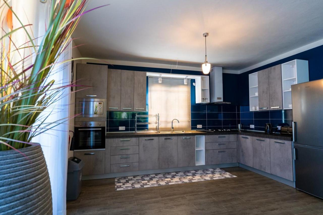 Preety Blue Residence Villas Grand Baie Exteriör bild