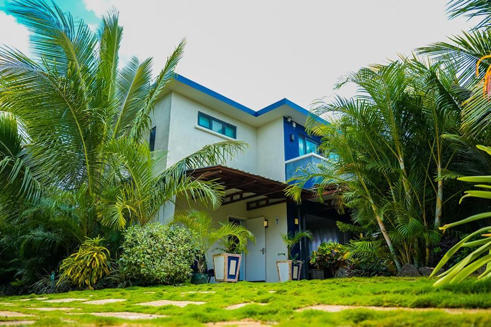 Preety Blue Residence Villas Grand Baie Exteriör bild